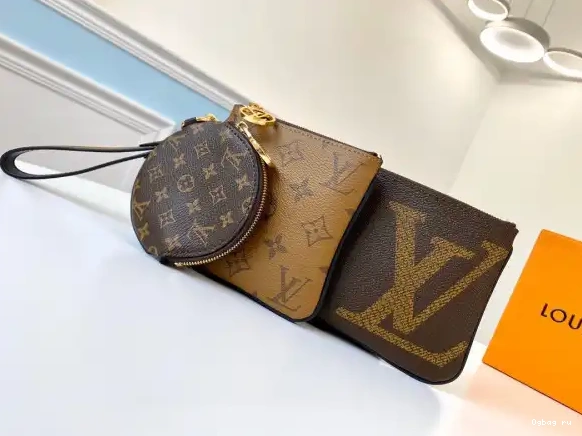 MONOGRAM POUCH LOUIS VUITTON 0517